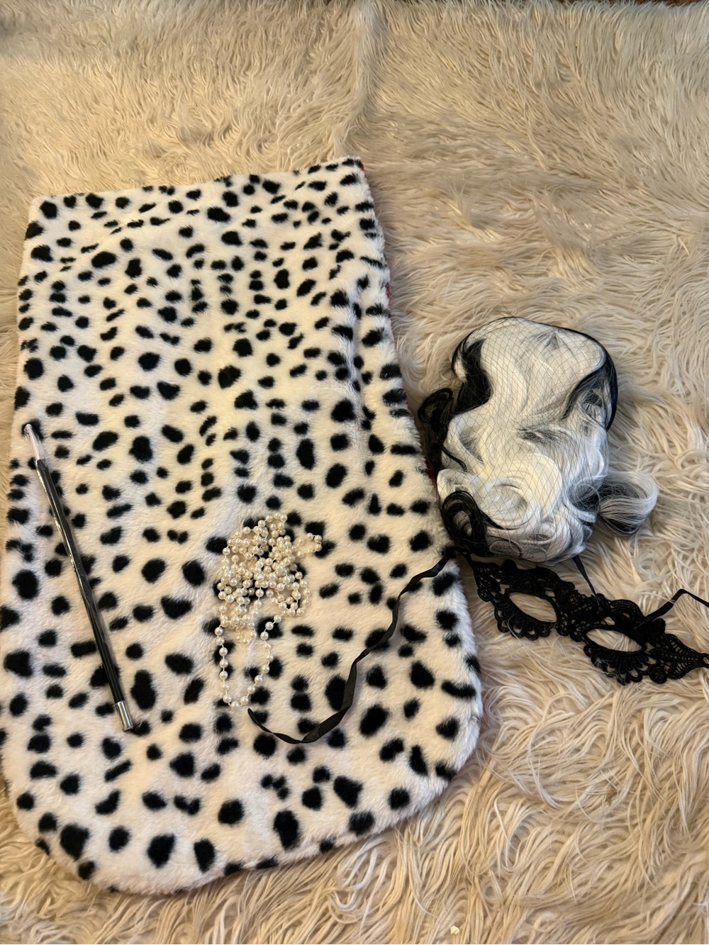 Women’s cruella costume accessories (C8)